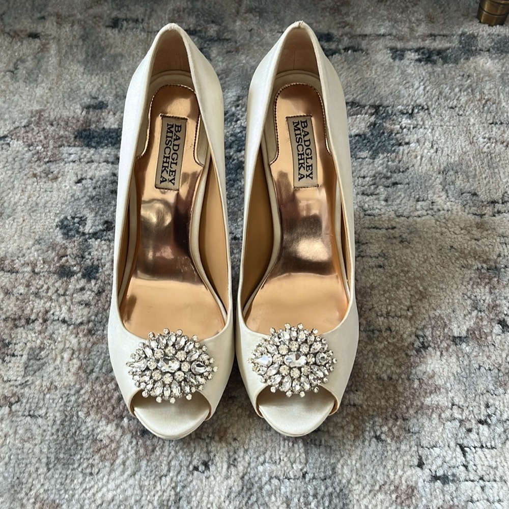 Badgley Mischka  Wedding Jeannie Shoes Ivory 8 1/2